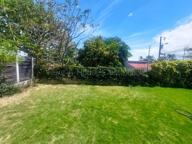 CASA EN VENTA CONDOMINIO PIEDADES SANTA ANA