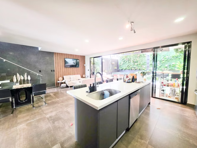 Venta de casa en Guachipelín de Escazú