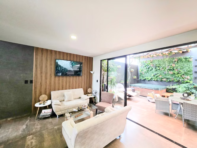 Venta de casa en Guachipelín de Escazú