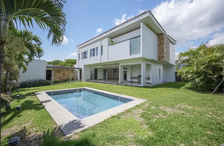 SANTA ANA LINDORA HERMOSA CASA EN VALLE DEL SOL