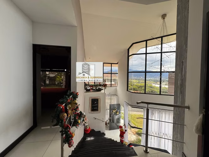 VENTA: CASA de 3 Dormitorios en Exclusivo Condominio de Ulloa, Heredia.