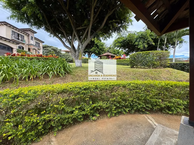 VENTA: CASA de 3 Dormitorios en Exclusivo Condominio de Ulloa, Heredia.