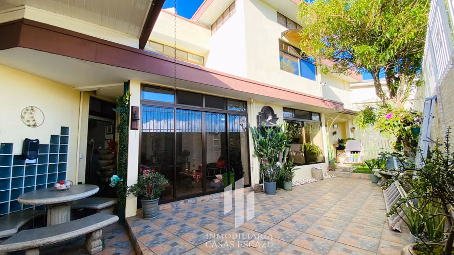 Casa en Venta en Residencial Pinar del Río, Guachipelín, Escazú - Imagen 1