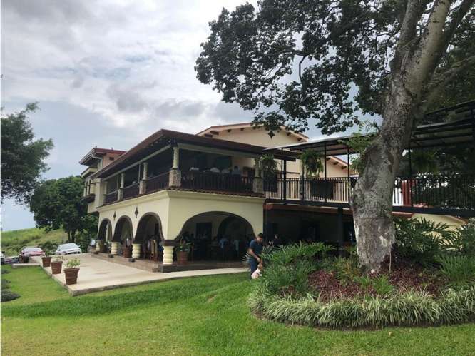 Hermosa casa en Grecia con potencial comercial - Imagen 4