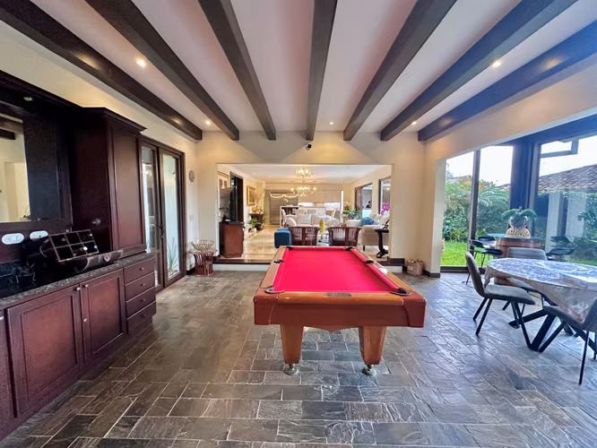 VENTA DE CASA AMPLIA EN JABONCILLOS  ESCAZU $685,000 - Imagen 6