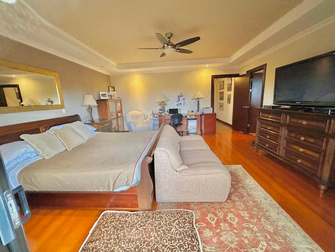 VENTA DE CASA AMPLIA EN JABONCILLOS  ESCAZU $685,000 - Imagen 2