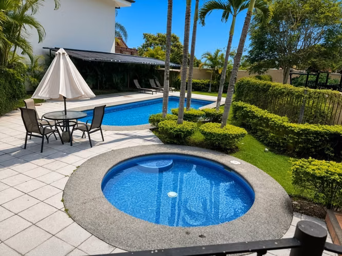 VENTA DE CASA AMPLIA EN JABONCILLOS  ESCAZU $685,000 - Imagen 16