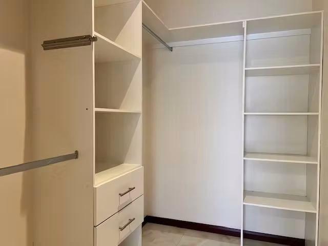 ALQUILER.  APARTAMENTO AMUEBLADO AMPLIO 3 DORMITORIOS LINDA VISTA EN ESCAZU