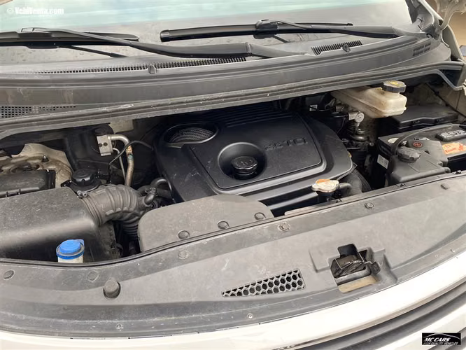 HYUNDAI H-1 2017 MANUAL DIESEL BLANCO