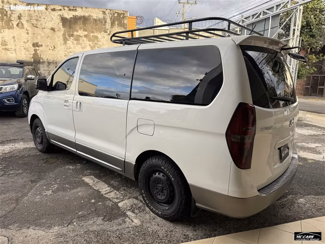 HYUNDAI H-1 2017 MANUAL DIESEL BLANCO