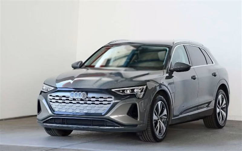 AUDI E-TRON 2024 AUTOMÁTICA ELÉCTRICO GRIS