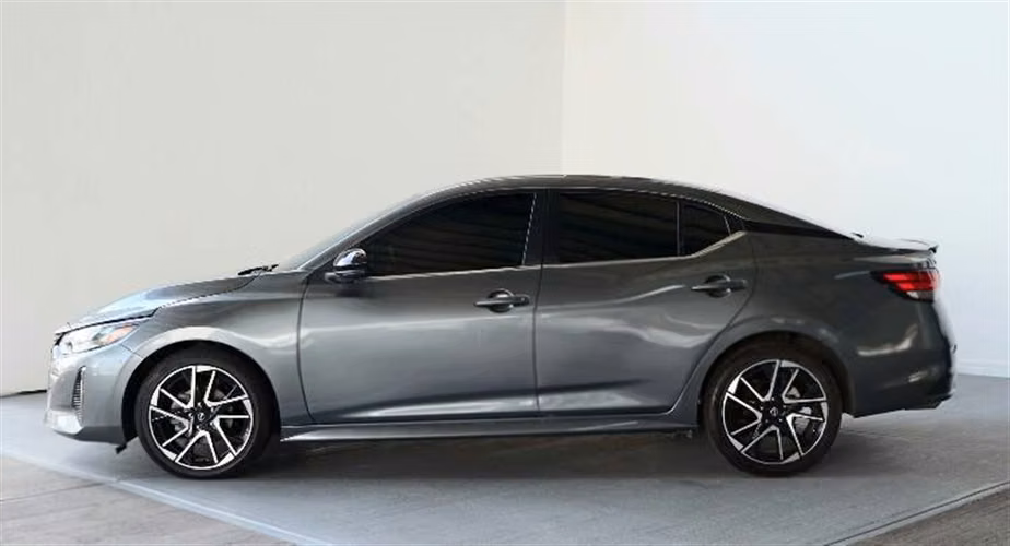 NISSAN SENTRA 2025 AUTOMÁTICA GASOLINA GRIS