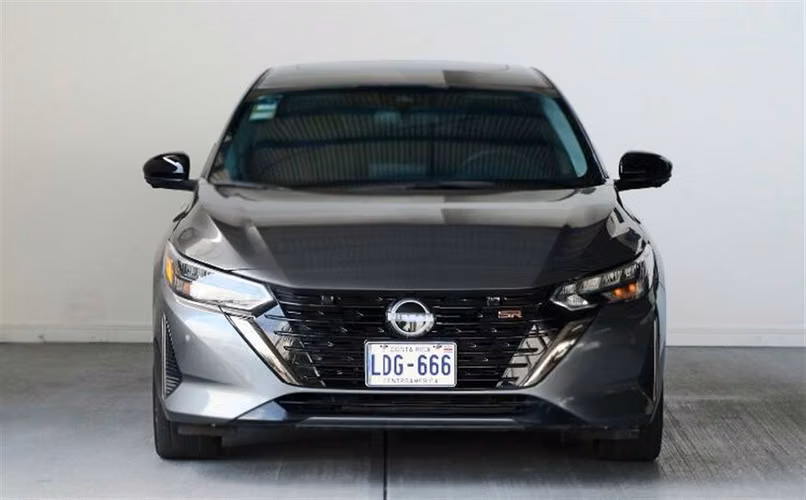 NISSAN SENTRA 2025 AUTOMÁTICA GASOLINA GRIS