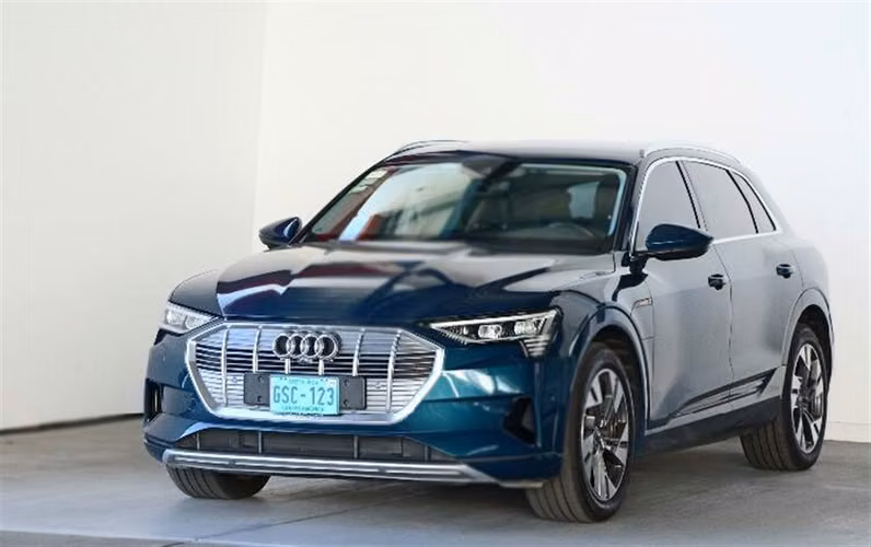 AUDI E-TRON 2020 AUTOMÁTICA ELÉCTRICO AZUL
