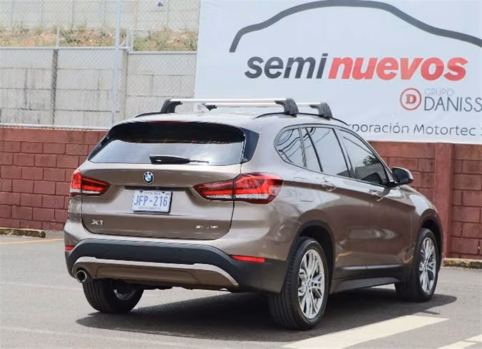 BMW X1 2021 AUTOMÁTICA GASOLINA BEIGE
