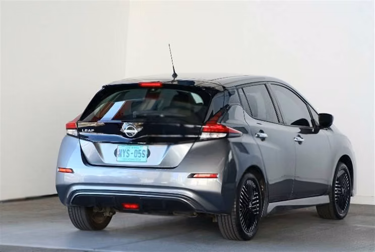 NISSAN LEAF 2024 AUTOMÁTICA ELÉCTRICO GRIS