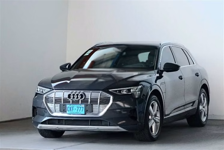 AUDI E-TRON 2023 AUTOMÁTICA ELÉCTRICO GRIS - Imagen 6