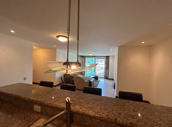 Alquiler Apartamento Amoblado con Hermosa Vista por Multiplaza Escazú - Imagen 2