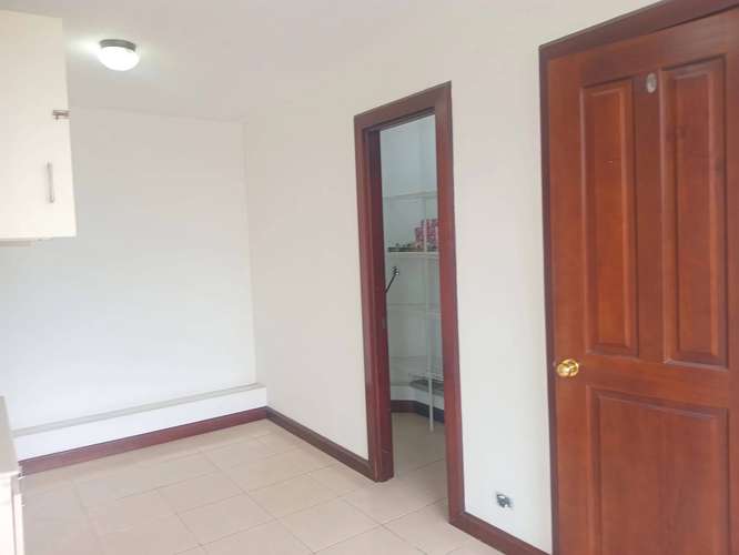 CONDOMINIO ESCAZU MUY AMPLIO - Imagen 11