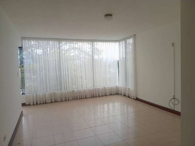 CONDOMINIO ESCAZU MUY AMPLIO - Imagen 17
