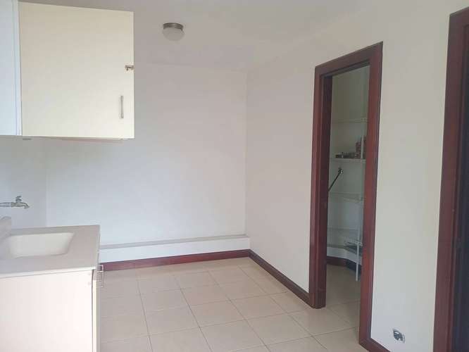 CONDOMINIO ESCAZU MUY AMPLIO - Imagen 20