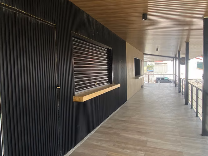 Se alquilan locales en mercadito Gastronómico, Rohrmoser - Imagen 2