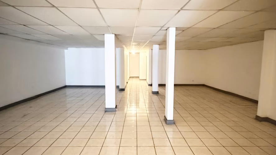 Venta de edificio comercial de 2 niveles, San José. (FE)