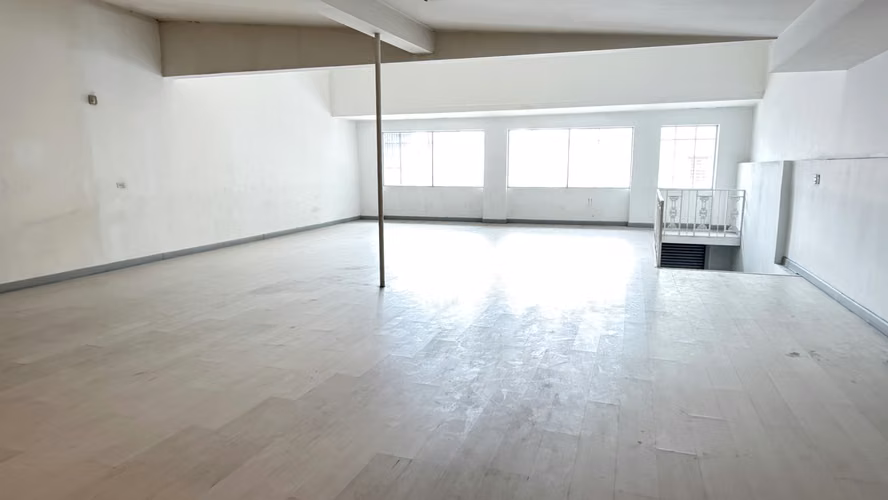 Venta de edificio comercial de 2 niveles, San José. (FE)