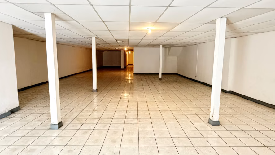 Venta de edificio comercial de 2 niveles, San José. (FE)