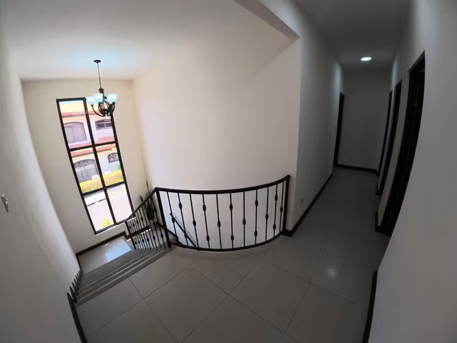 Se vende casa en Heredia. Santo Tomas de Santo Domingo