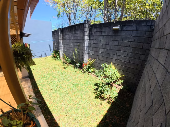 Se vende casa en Heredia. Santo Tomas de Santo Domingo