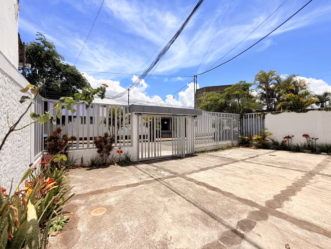 Alquiler | Casa para oficinas administrativas | Jardín | Los Yoses San Pedro | Montes de Oca - Imagen 2