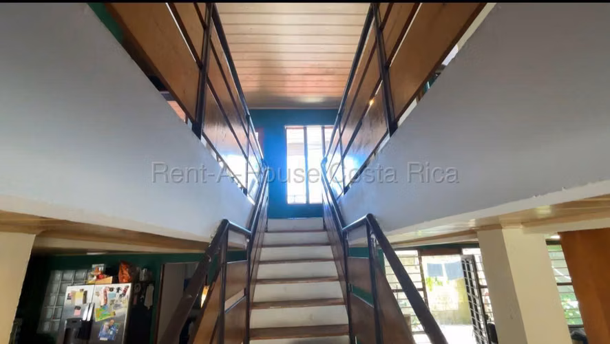 Venta de Casa con apartamento en Moravia Centro