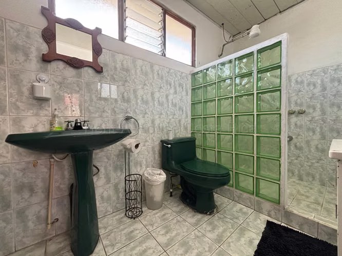 Venta de Casa con apartamento en Moravia Centro