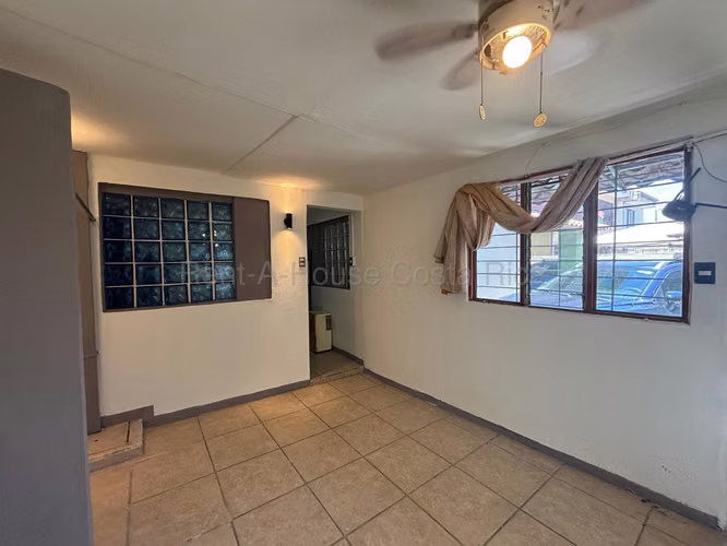 Venta de Casa con apartamento en Moravia Centro