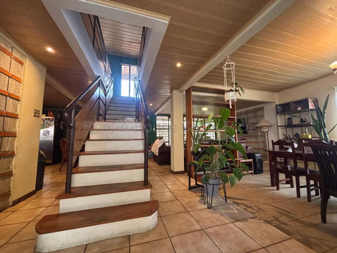 Venta de Casa con apartamento en Moravia Centro