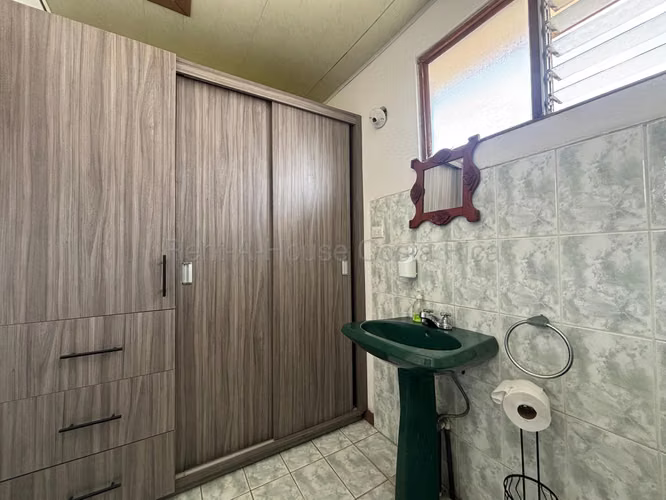 Venta de Casa con apartamento en Moravia Centro