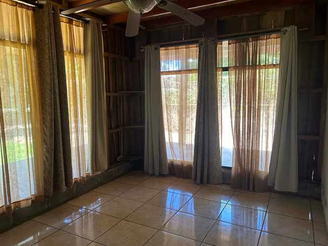 Venta de casa de 2.368 m², en las Horquetas