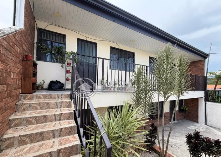 Se vende propiedad con 6 apartamentos San Pablo de Heredia
