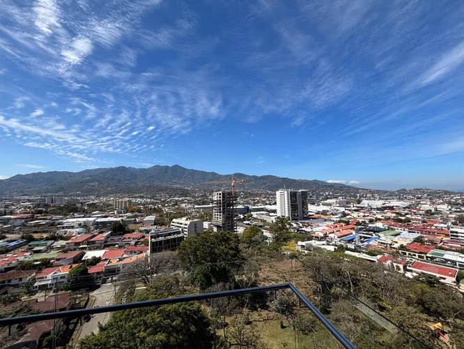 VENTA DE EXCLUSIVO PENTHOUSE EN ROHRMOSER PARA INVERSION - Imagen 17