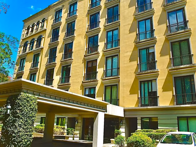 VENTA PENTHOUSE AMUEBLADO EN CONDOMINIO ESCAZU