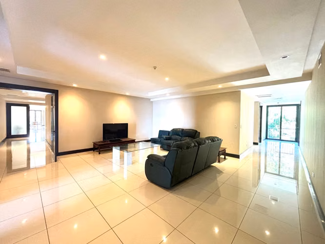 VENTA PENTHOUSE AMUEBLADO EN CONDOMINIO ESCAZU