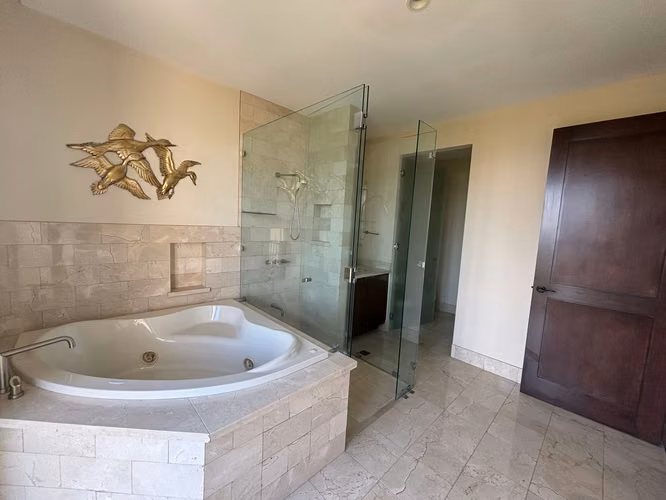VENTA PENTHOUSE AMUEBLADO EN CONDOMINIO ESCAZU