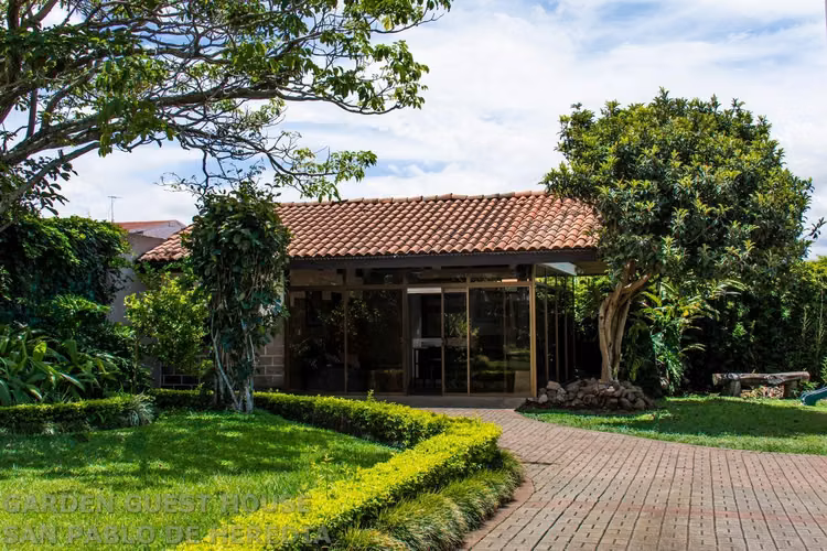 Apartamento amueblado en alquiler — San Pablo de Heredia, 300m del Fresh Market - Imagen 20