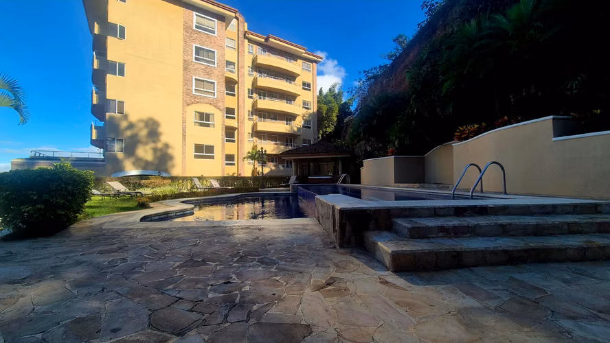 ESCAZU¡ FULL AMUEBLADO LARGA TERRAZA 2HAB/2,5 BAÑOS 2 PARQUEOS - Imagen 17