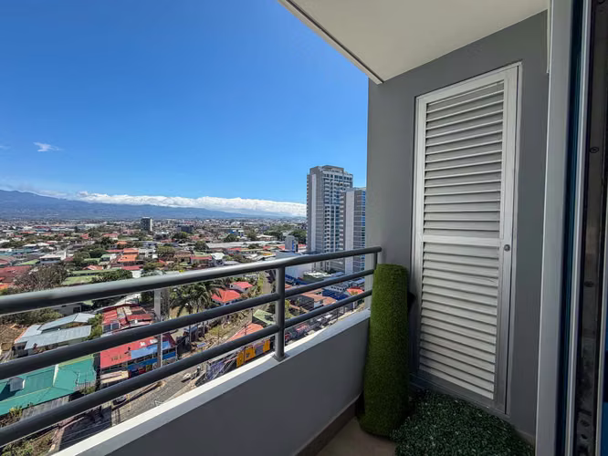 Venta de apartamento En Los Yoses Con Balcón Y Vista Norte Piso 16