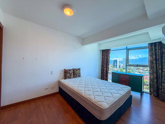 Venta de apartamento En Los Yoses Con Balcón Y Vista Norte Piso 16