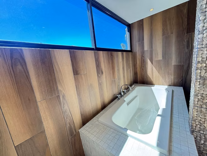  Casa en Venta en Condominio Puerta de Hierro, Santa Ana – KV