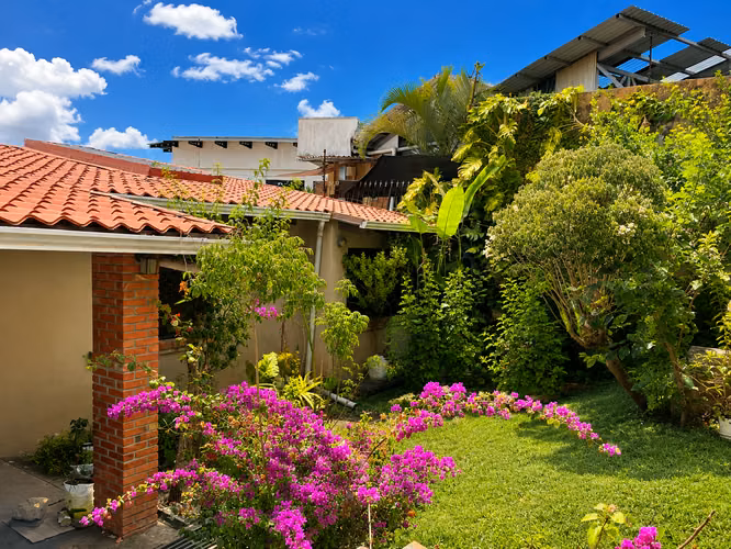 Casa con Vistas Impresionantes, Terraza Panorámica, Preciosos Jardines y Excepcional Luz Natural - Imagen 19