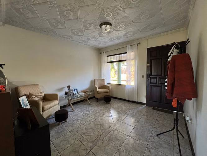 Venta de casa en un amplio lote ubicado en zona ligeramente rural - Imagen 3